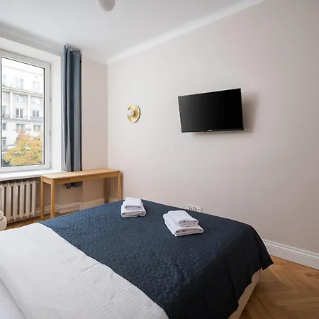 Apartment Urban Heart Deluxe By Bookinghost